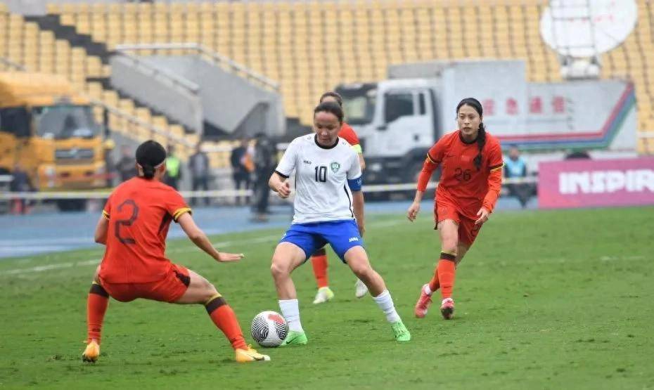 包含泰国女足联合泰国队开展青少年培训的词条
