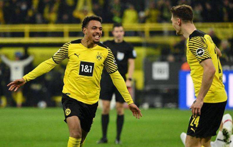 关于弗赖堡客场大逆转，连得两球扳平比分，引起球迷狂欢的信息