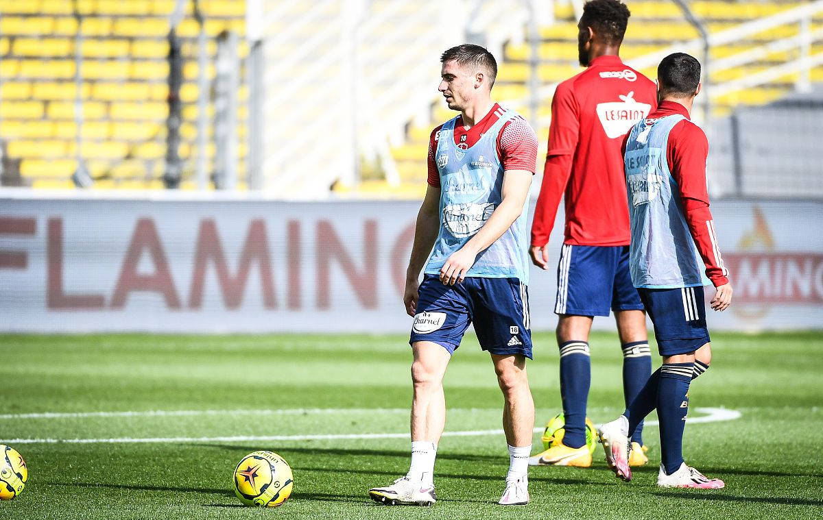 法国联赛中,蒙彼利埃球队表现强劲,破局取胜 法国联赛中,蒙彼利埃球队表现强劲,破局取胜