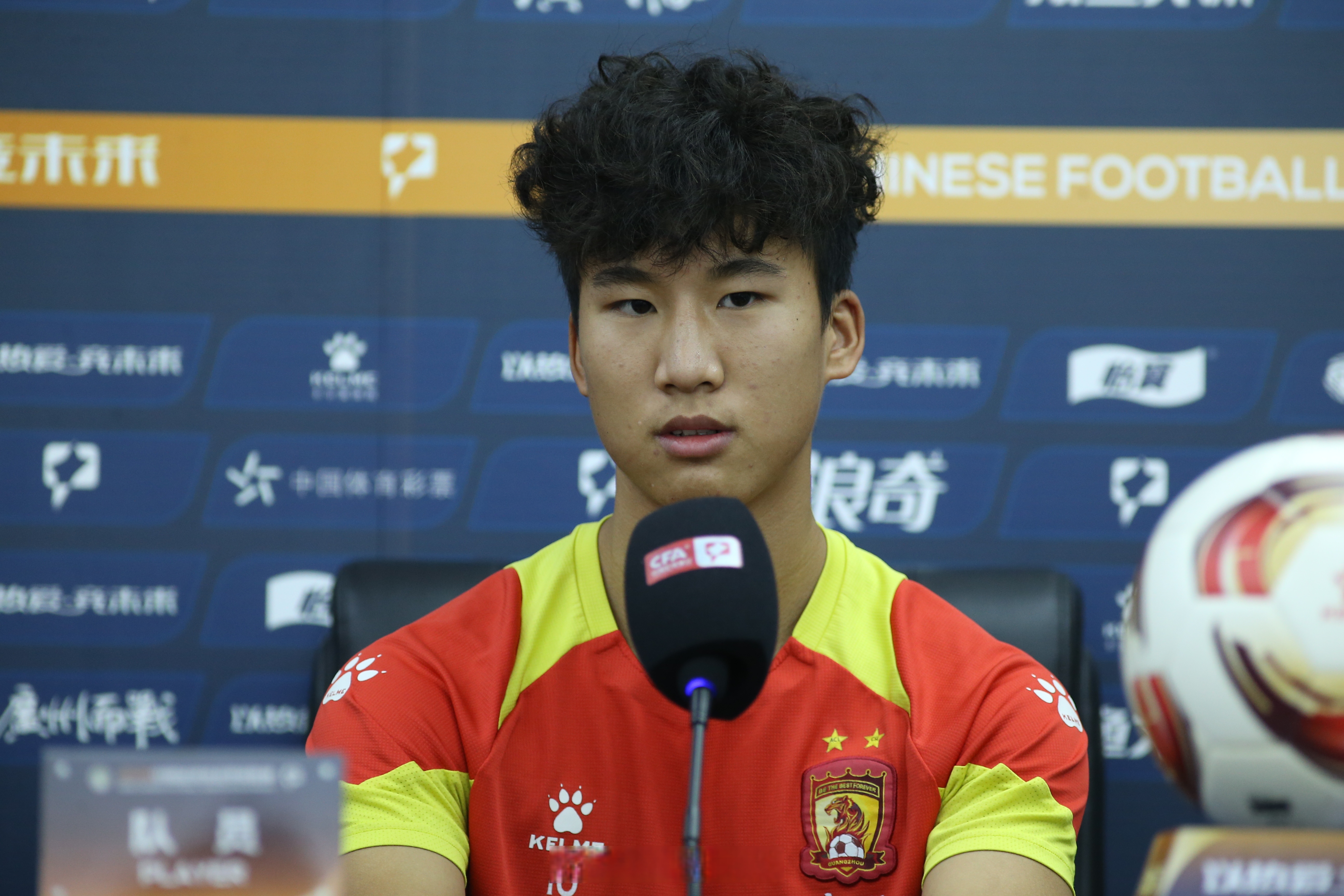 爱游戏亚洲官网-本赛季首次交手，球队备战对手巧妙战术