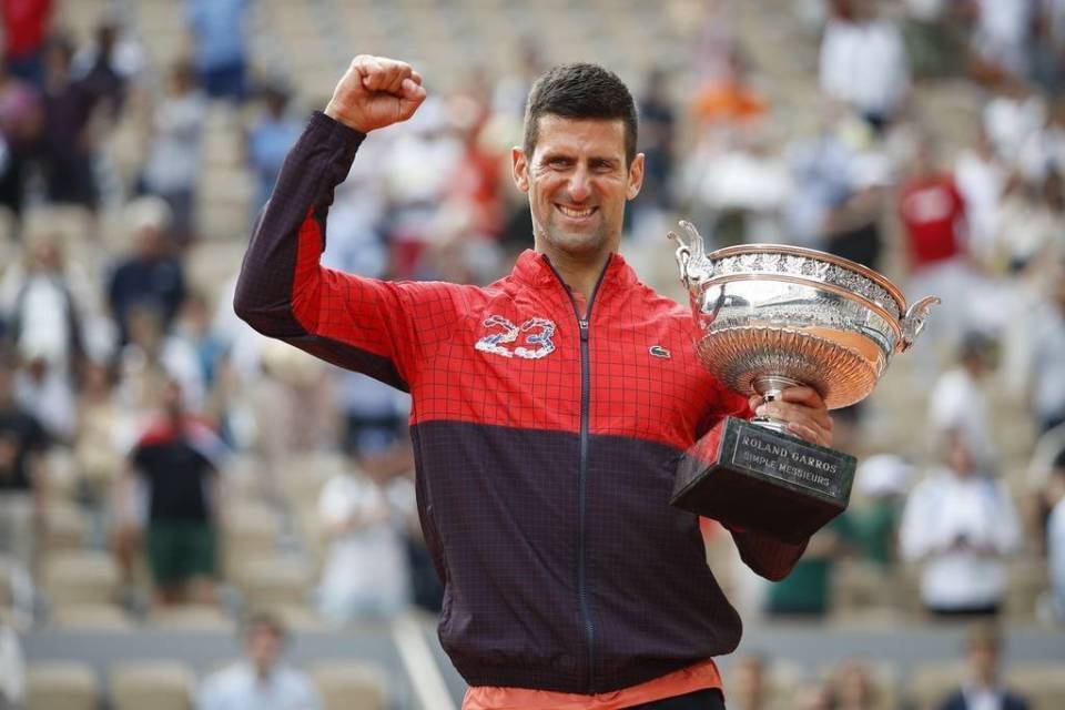 爱游戏入口-诺里奇主场胜利，球迷欢呼不已