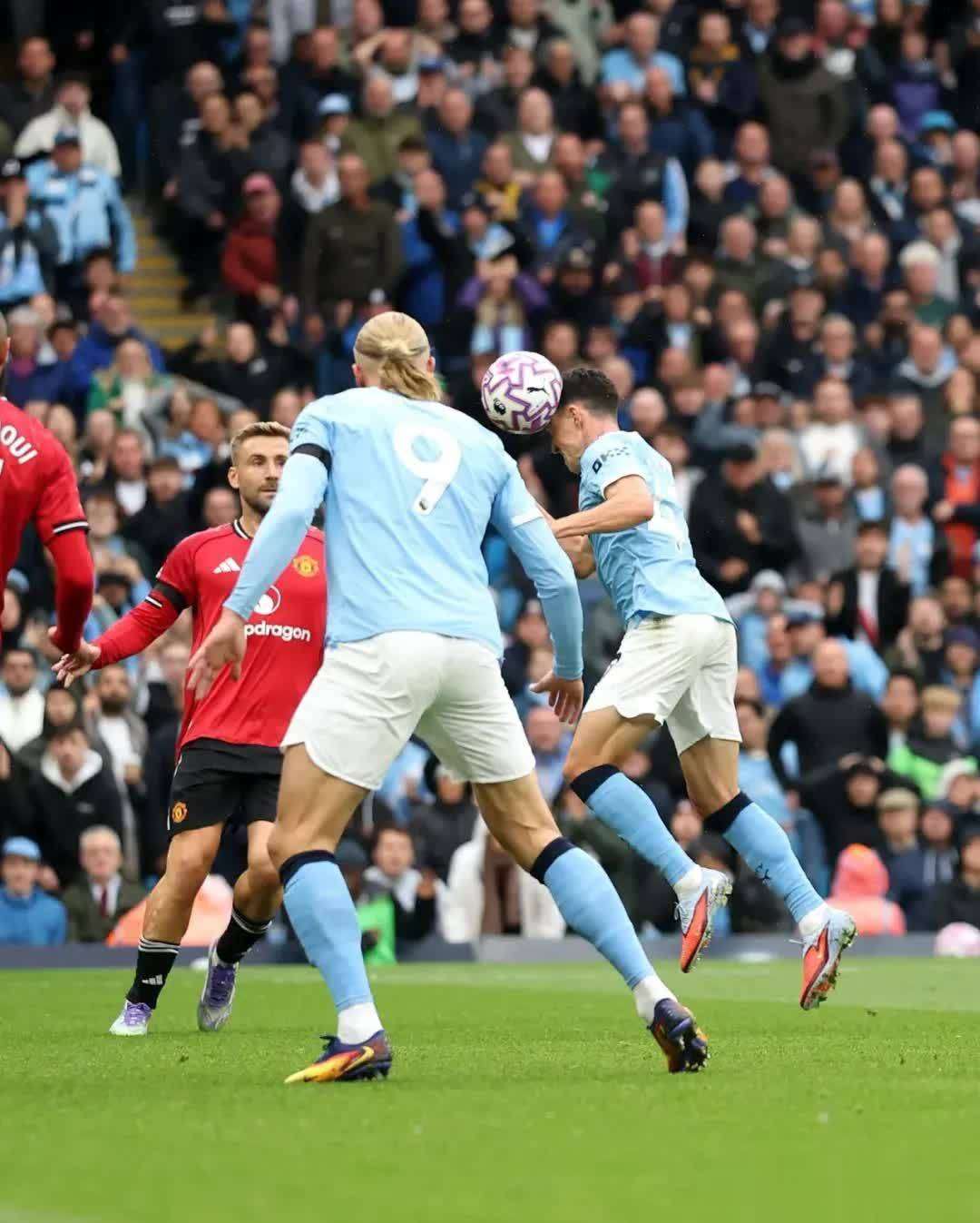 曼联连续三场不胜，争冠形势岌岌可危