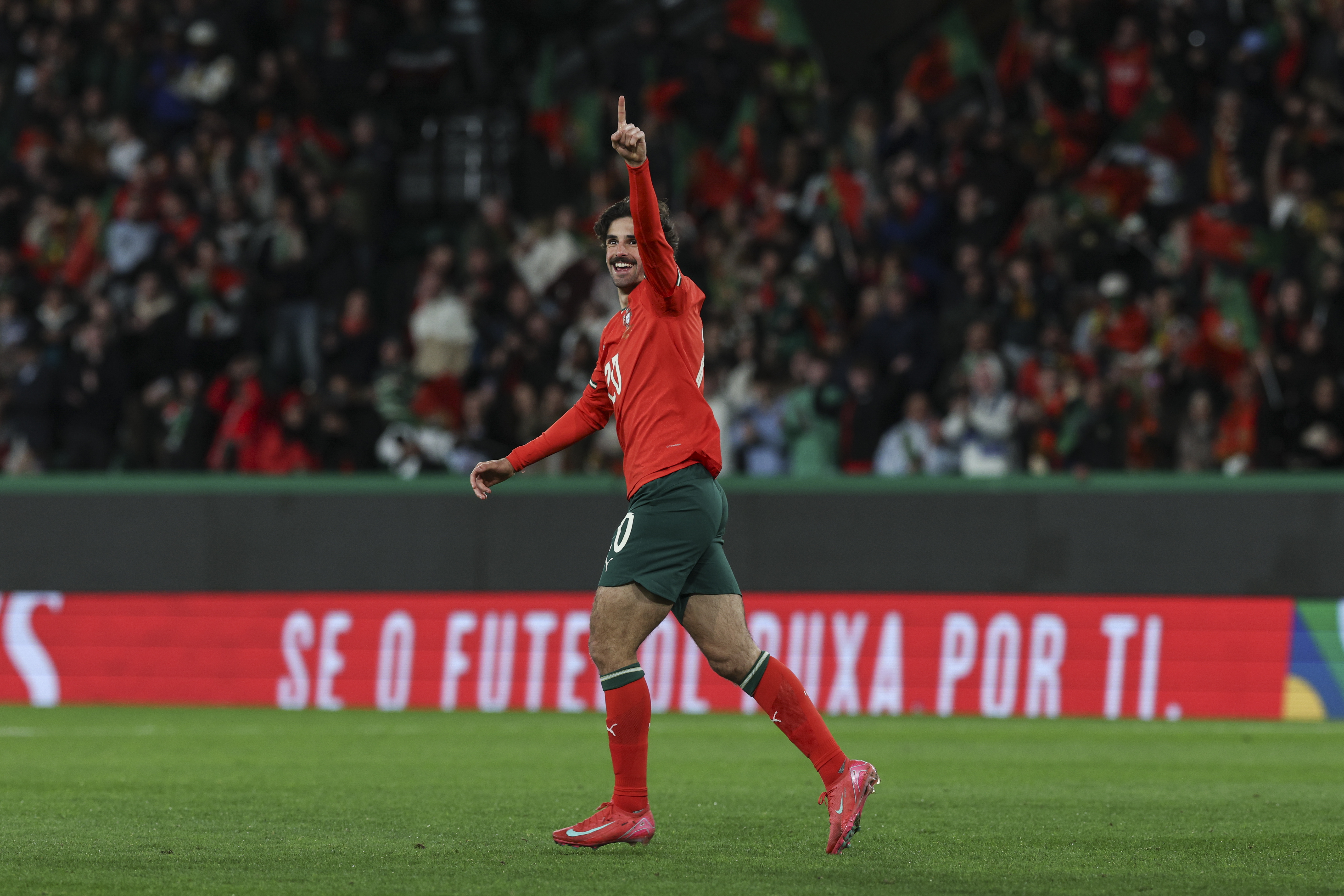 葡萄牙队零封对手，成功晋级欧国联半决赛