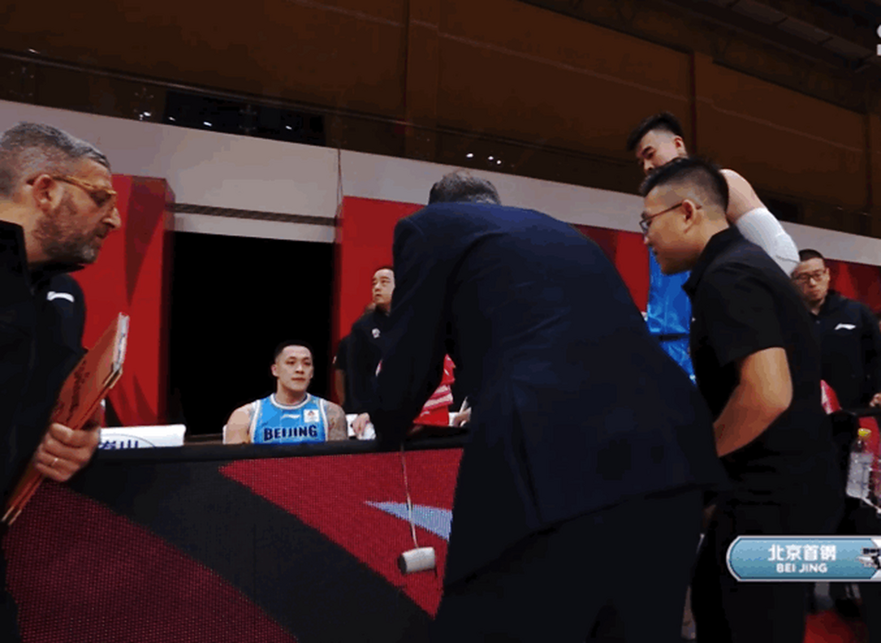 包含西班牙队备战遇困扰,教练组调整战术的词条 包含西班牙队备战遇困扰,教练组调整战术的词条