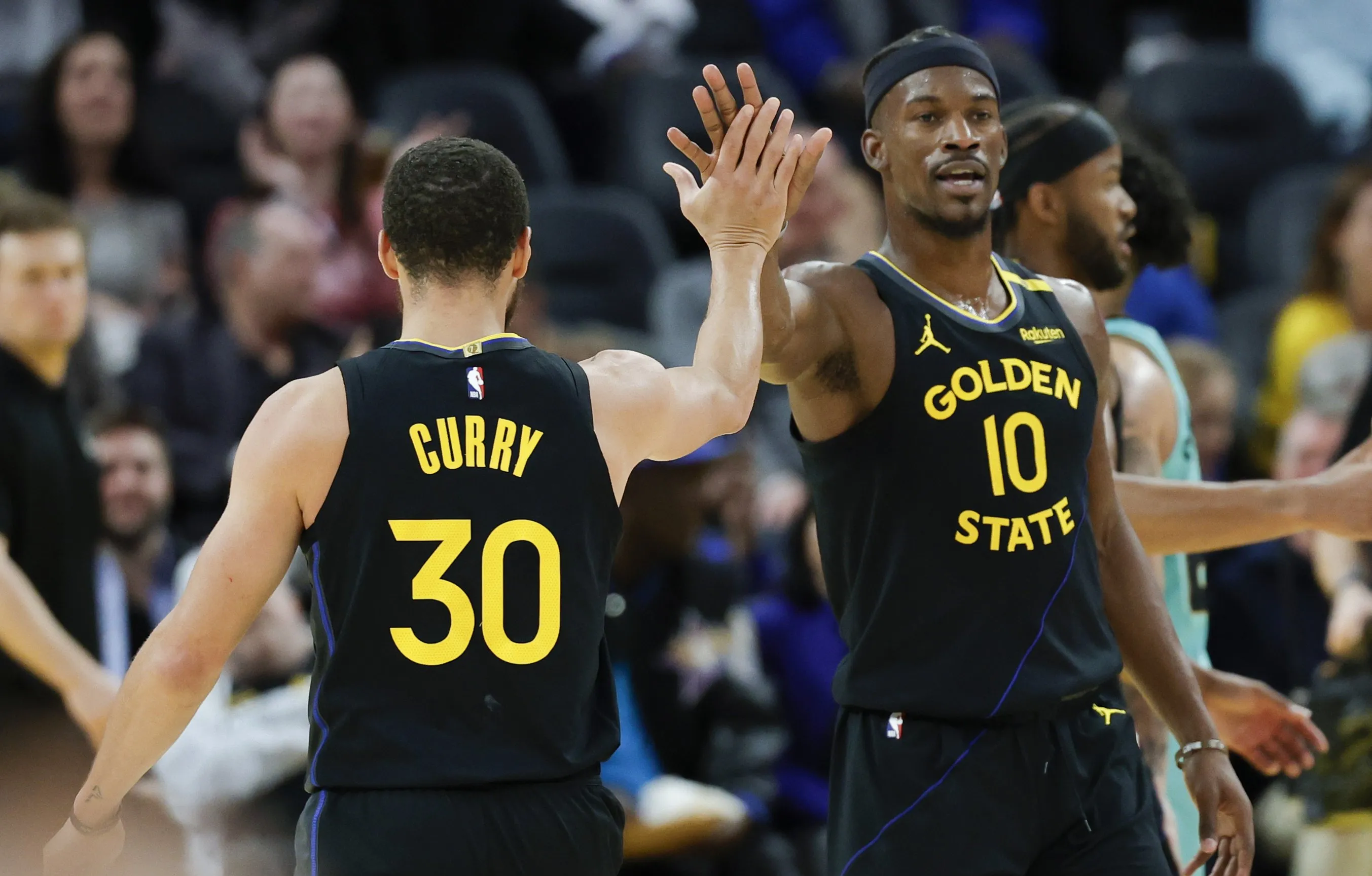 太阳主场横扫黄蜂取得胜利的简单介绍 太阳主场横扫黄蜂取得胜利的简单介绍