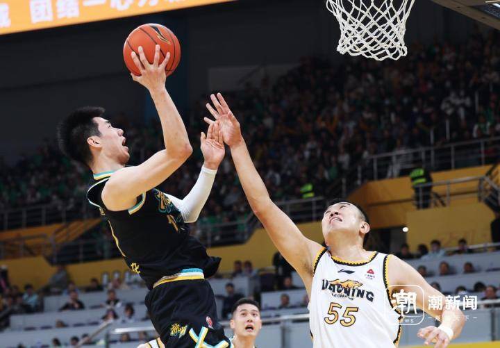 湖南男篮客场大胜，继续保持不败战绩的简单介绍