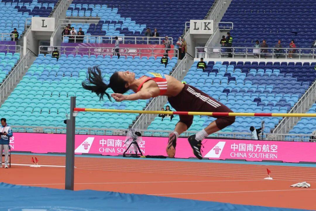 塞尔维亚跳高运动员斩获冠军 塞尔维亚跳高运动员斩获冠军